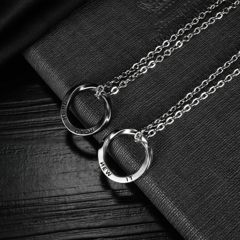 จี้สร้อยคอวงกลมสแตนเลสทรงโมเบี - Men Accessories Pk บทวิจารณ์และราคา